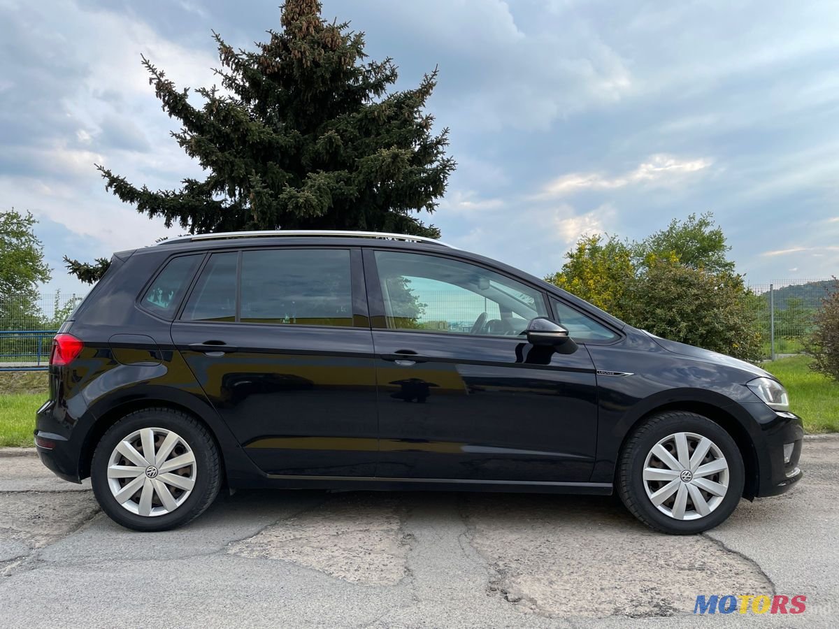 2015' Volkswagen Golf Plus photo #3