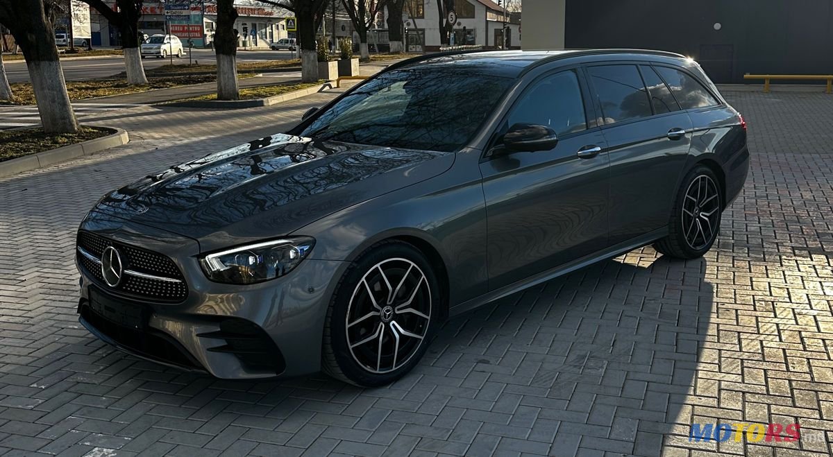 2021' Mercedes-Benz E-Class photo #2