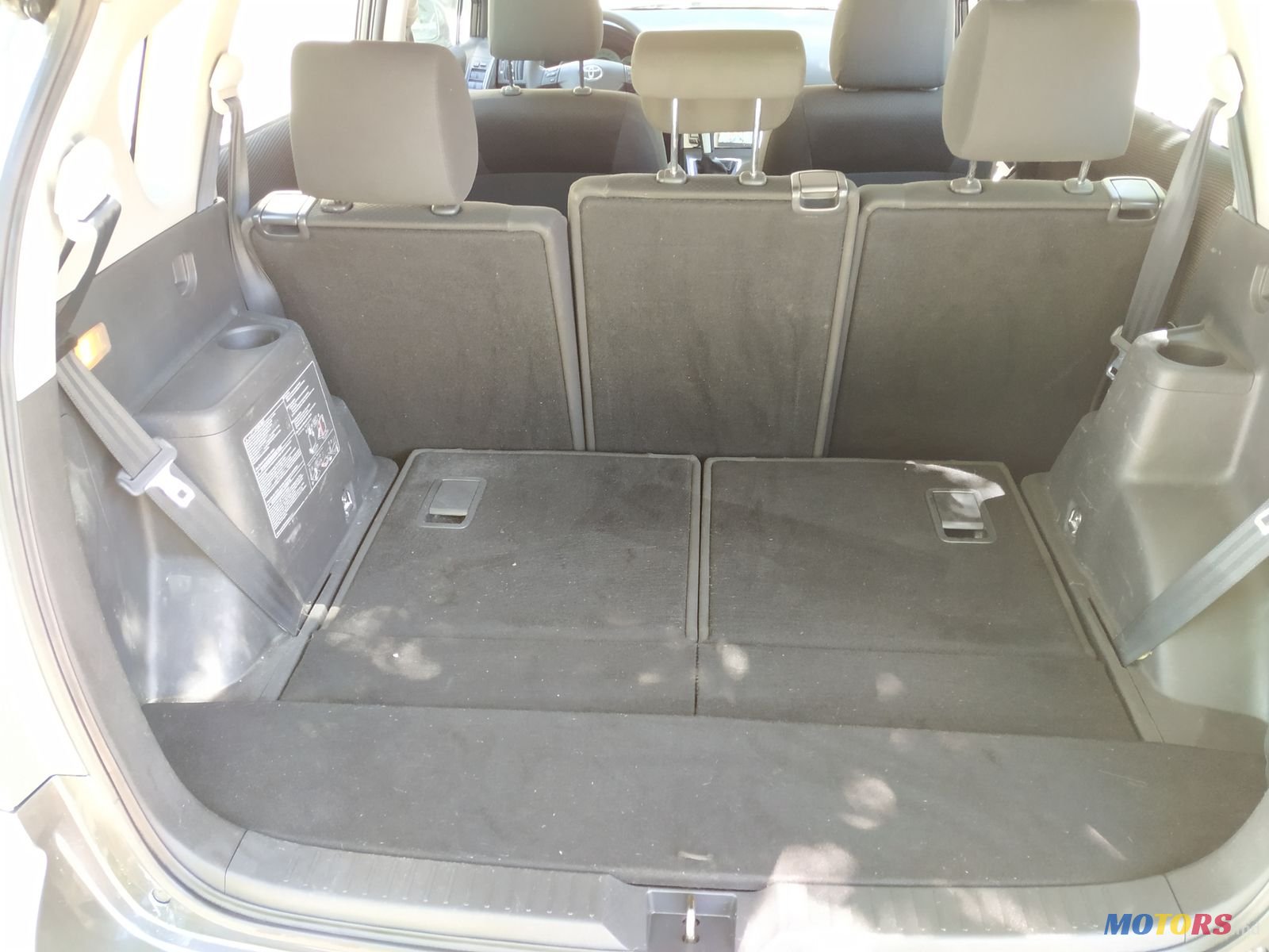 2005' Toyota Corolla Verso photo #4