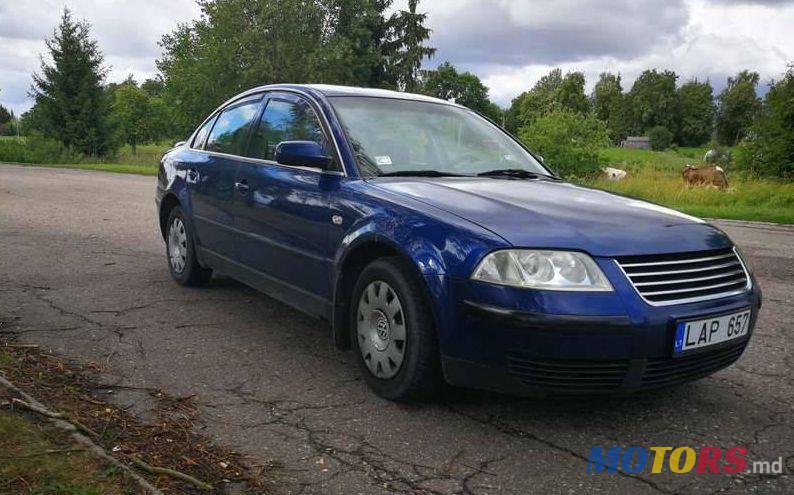 2002' Volkswagen Passat photo #1