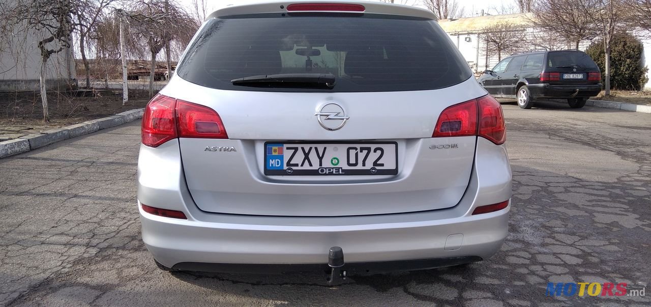 2012' Opel Astra photo #6