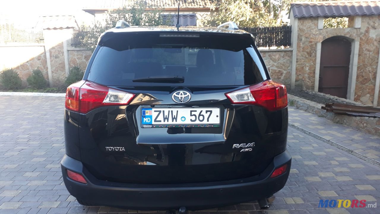 2013' Toyota RAV4 photo #5