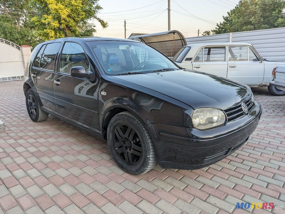 2002' Volkswagen Golf photo #6