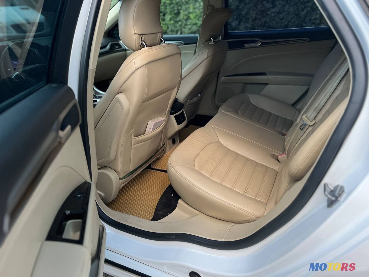 2012' Ford Fusion photo #3