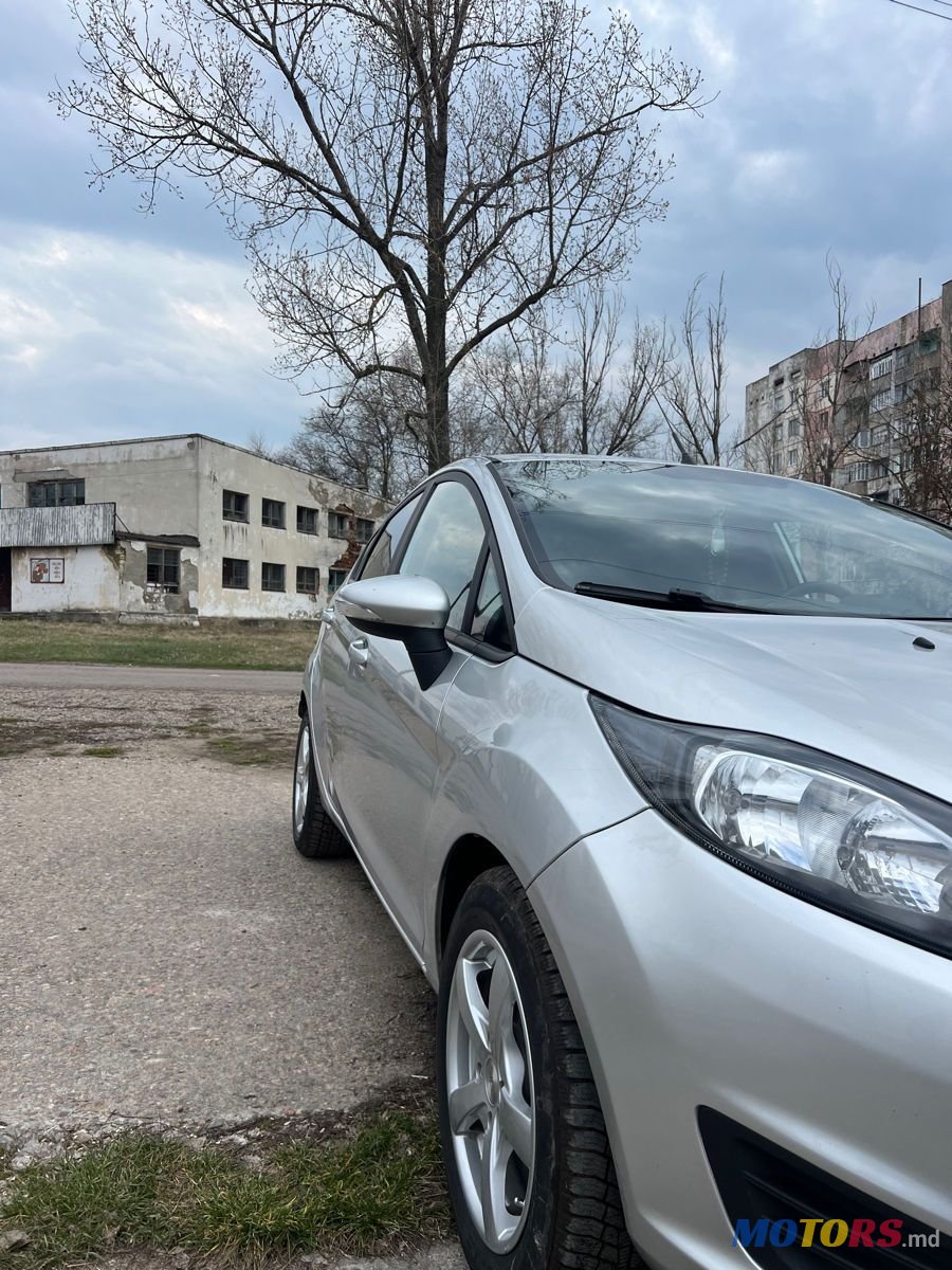 2015' Ford Fiesta photo #6