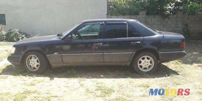 1988' Mercedes-Benz 124 photo #3