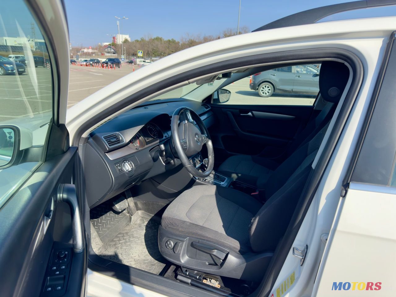 2013' Volkswagen Passat photo #4