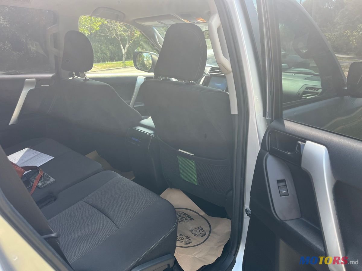 2017' Toyota Land Cruiser Prado photo #6