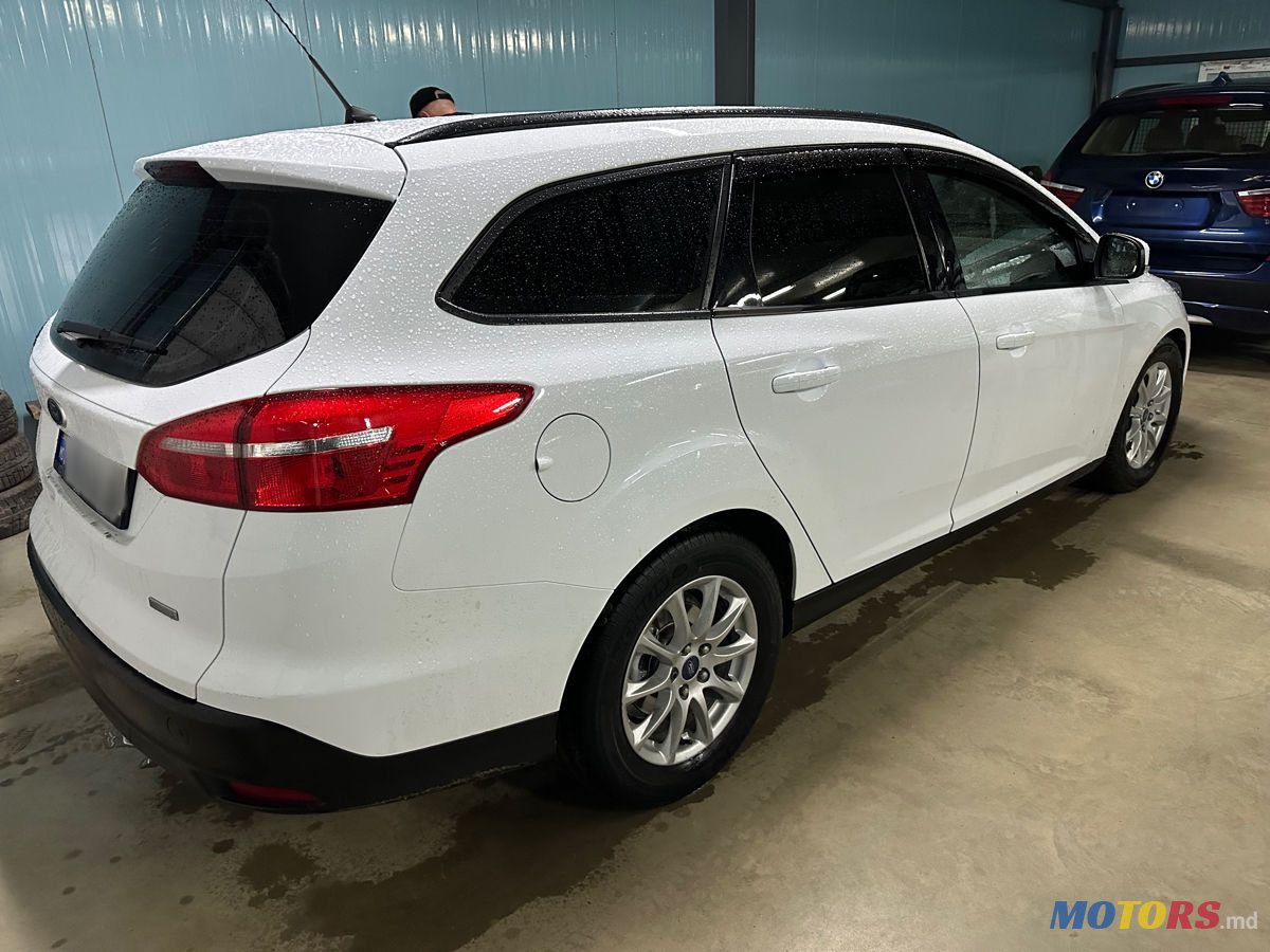 2015' Ford Focus photo #5
