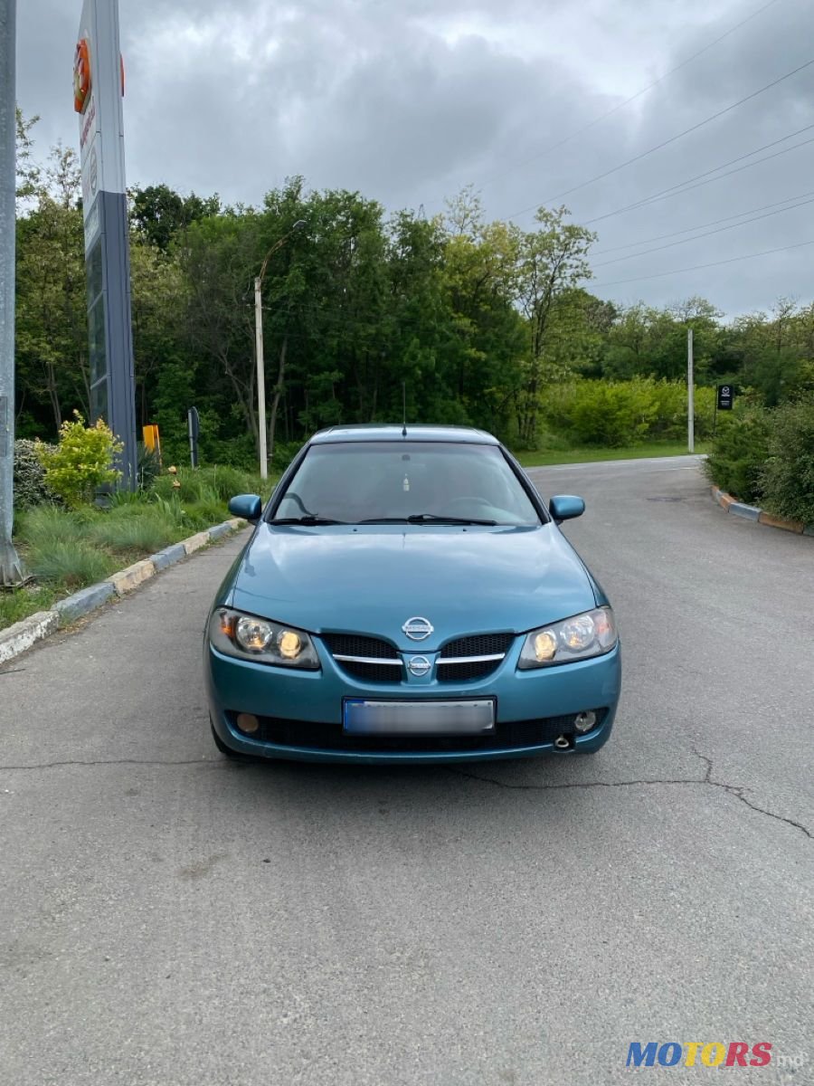 2004' Nissan Almera photo #1