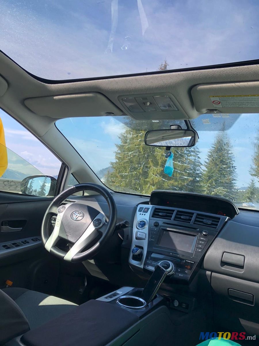 2012' Toyota Prius + photo #5