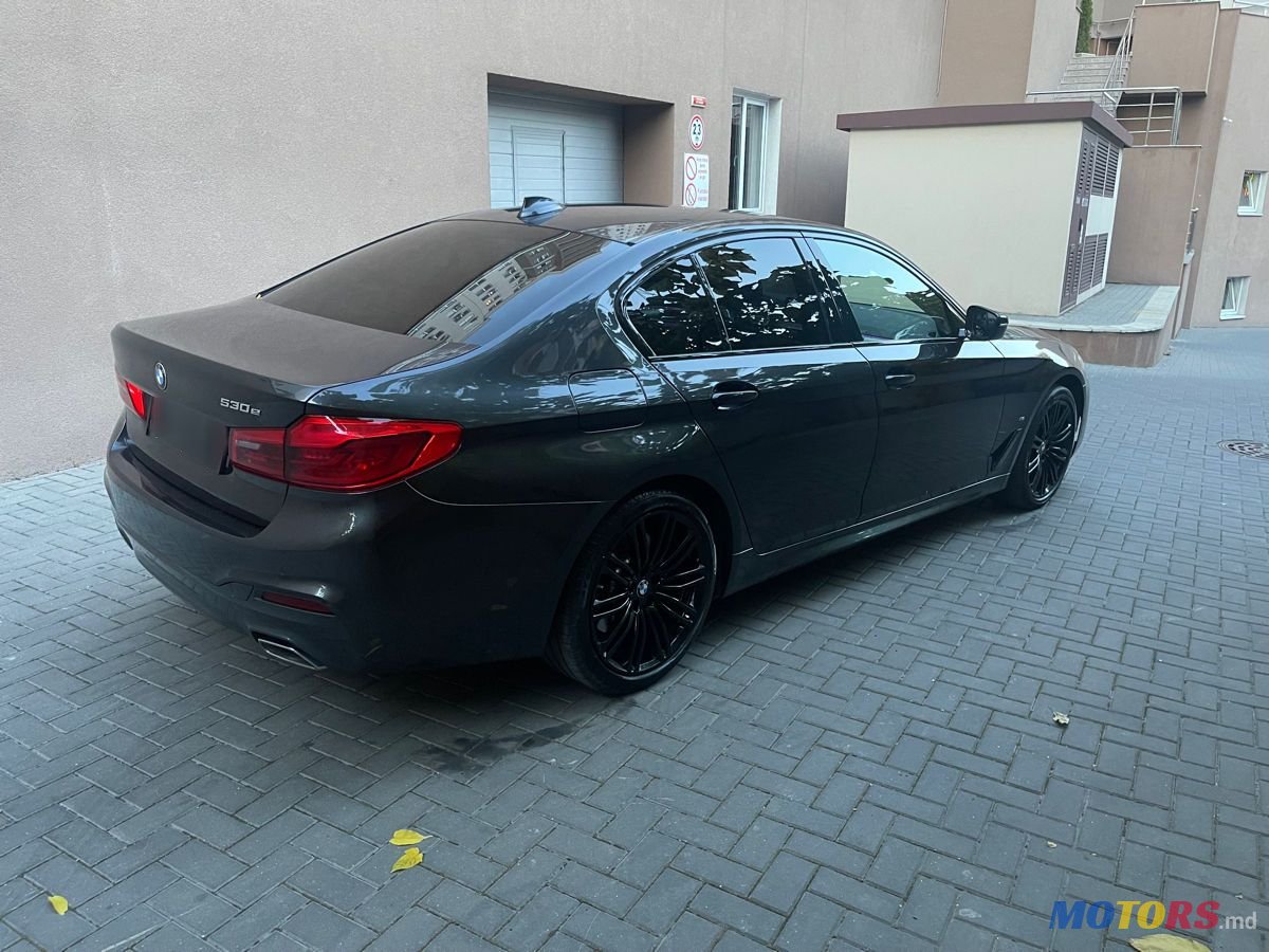 2019' BMW 5 Series photo #2