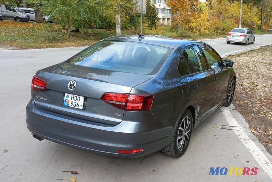 2016' Volkswagen Jetta photo #2