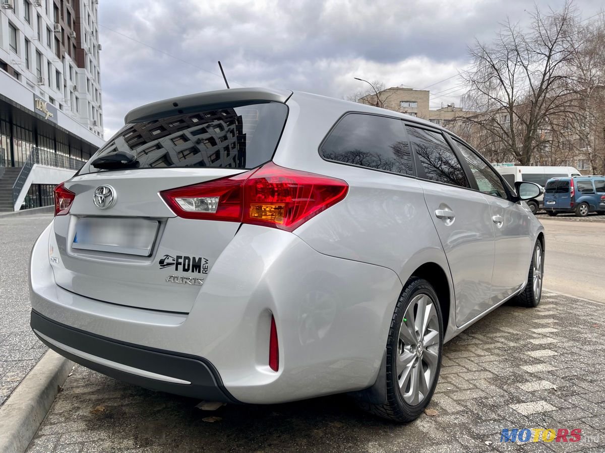 2015' Toyota Auris photo #3