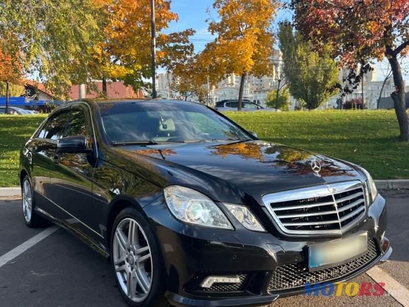 2009' Mercedes-Benz E-Class photo #1