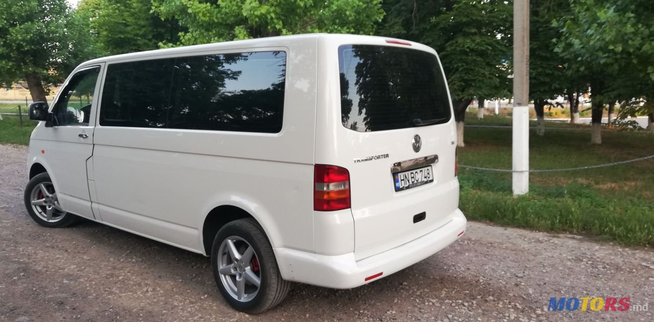 2006' Volkswagen Transporter photo #3