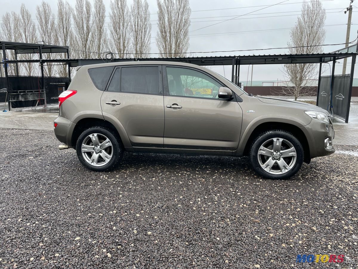 2011' Toyota RAV4 photo #5