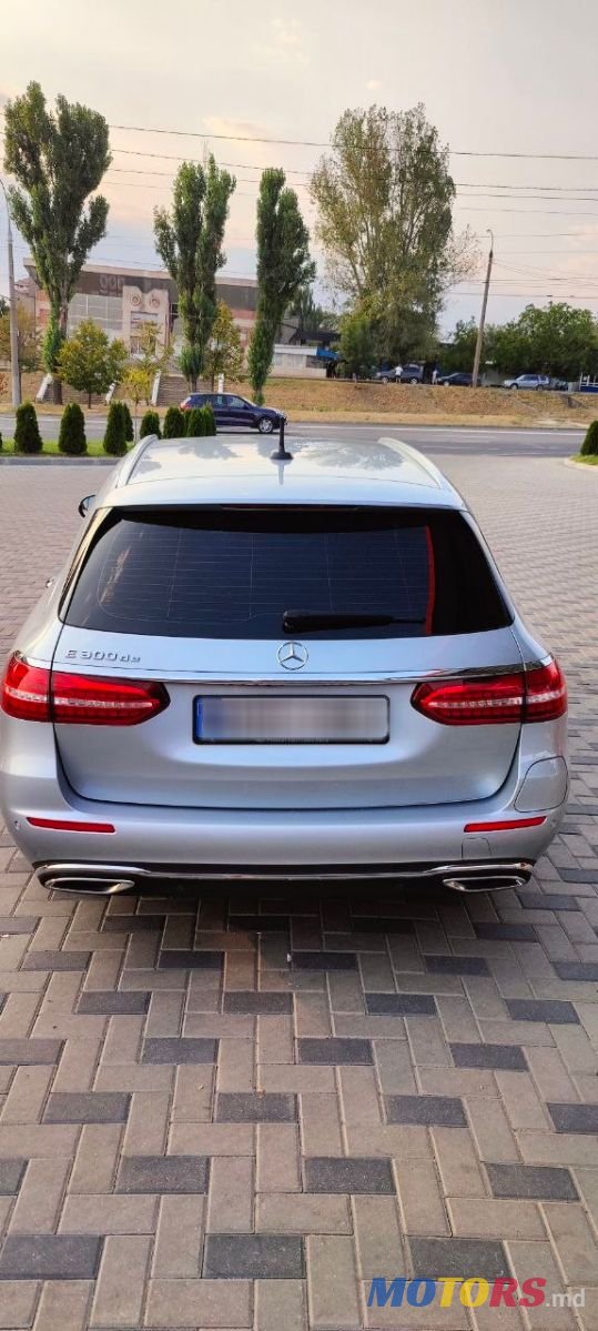 2021' Mercedes-Benz E-Class photo #2