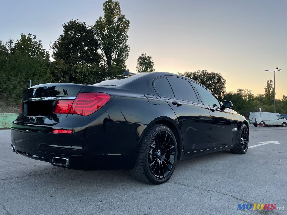 2011' BMW 7 Series photo #5