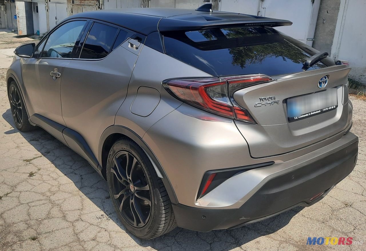 2017' Toyota C-HR photo #4