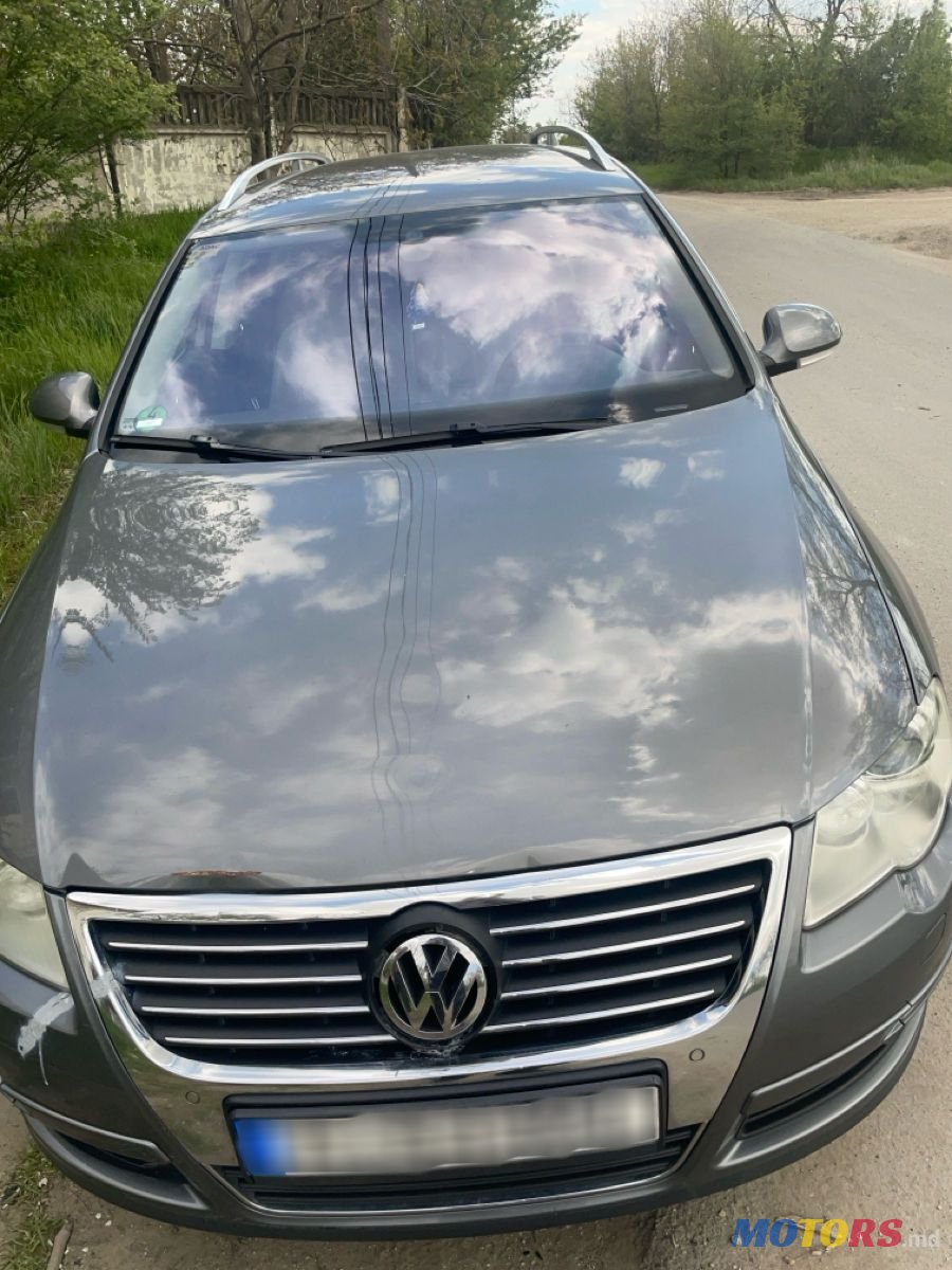 2008' Volkswagen Passat photo #2