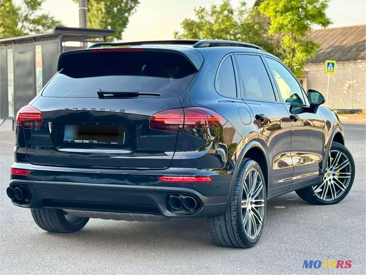 2015' Porsche Cayenne photo #5
