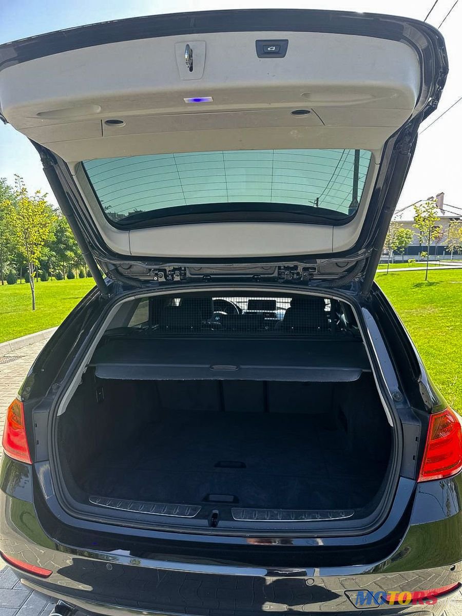 2013' BMW 3 Series photo #5