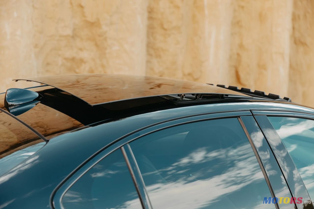 2017' Alfa Romeo Giulia photo #5