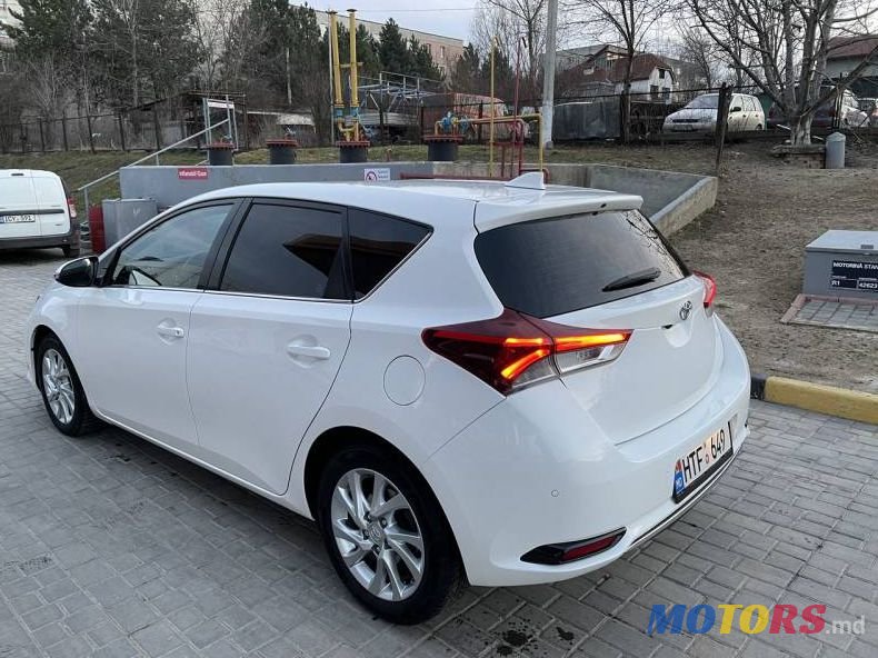 2017' Toyota Auris photo #4