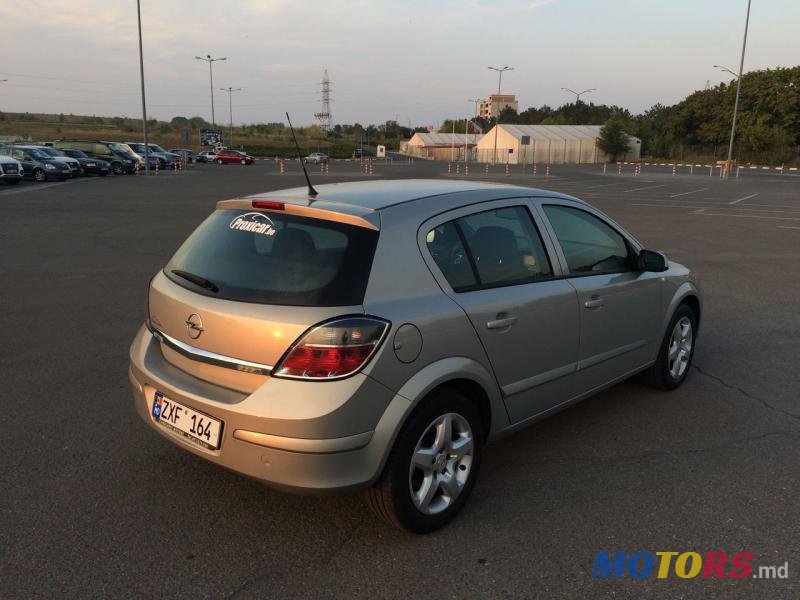 2008' Opel Astra photo #3