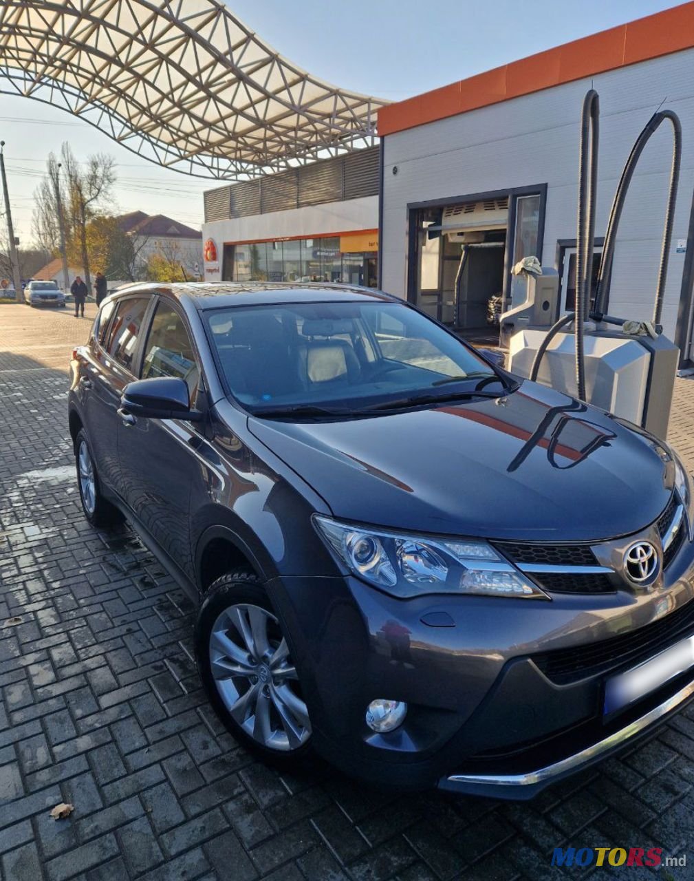 2013' Toyota RAV4 photo #5