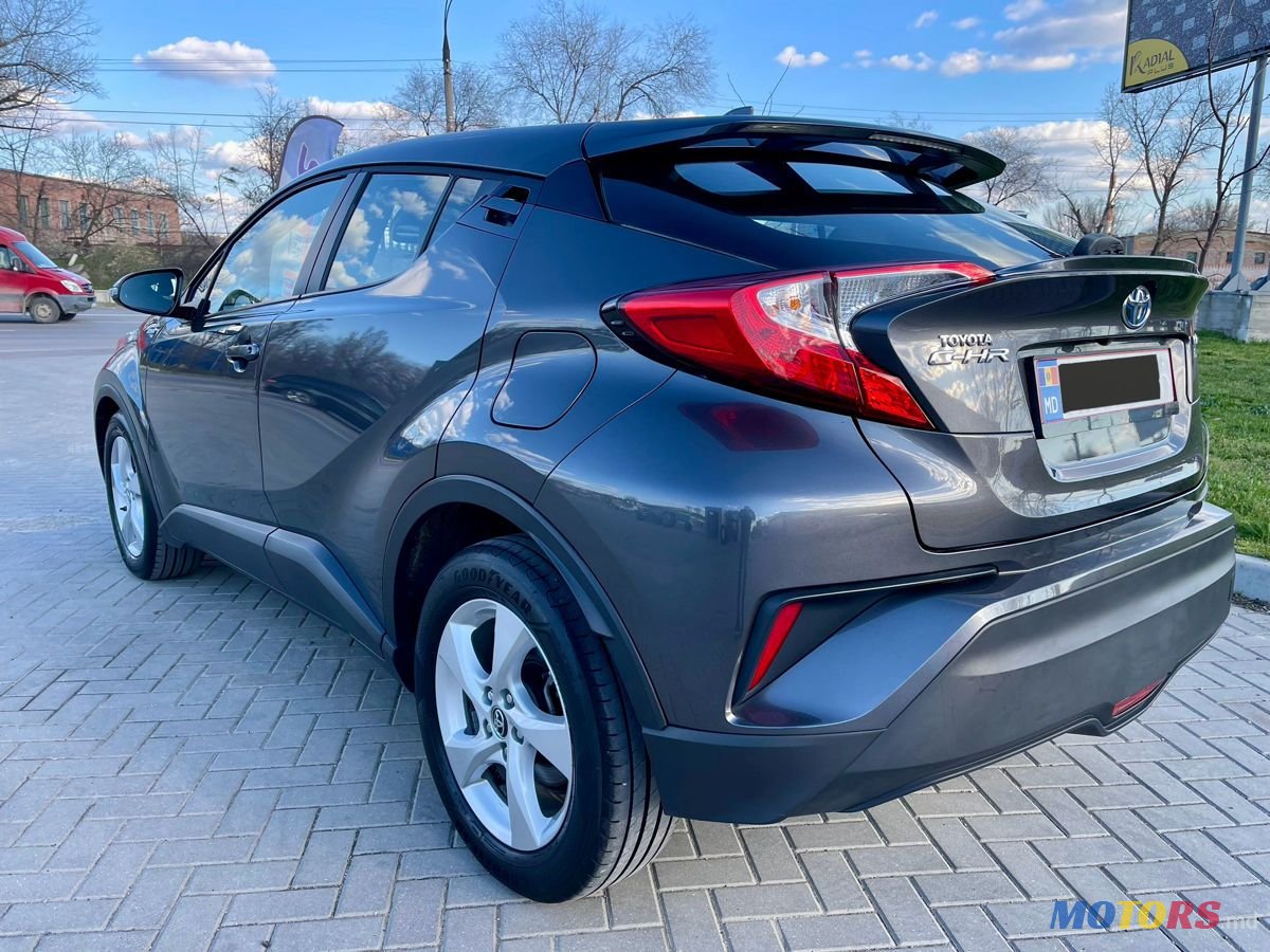 2018' Toyota C-HR photo #3