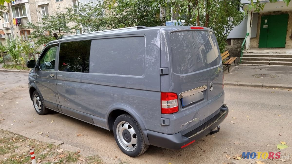 2014' Volkswagen Transporter photo #3