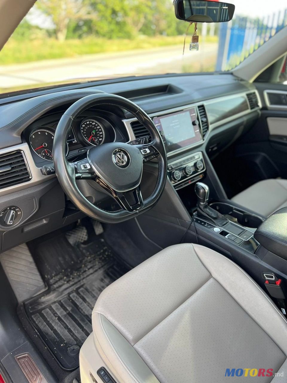 2018' Volkswagen Atlas photo #6