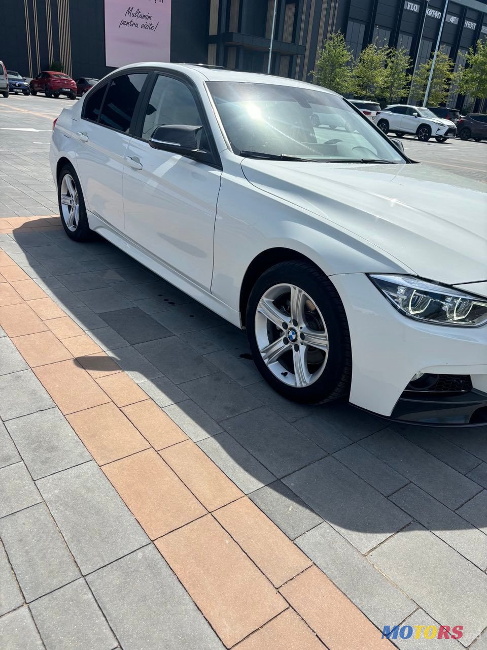 2012' BMW 3 Series photo #5