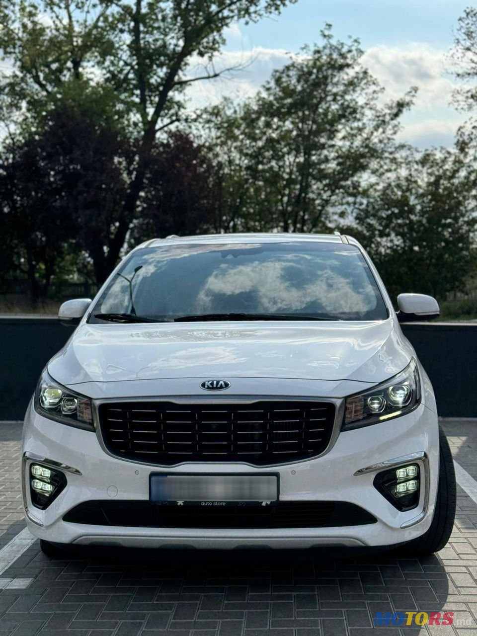 2018' Kia Carnival photo #2