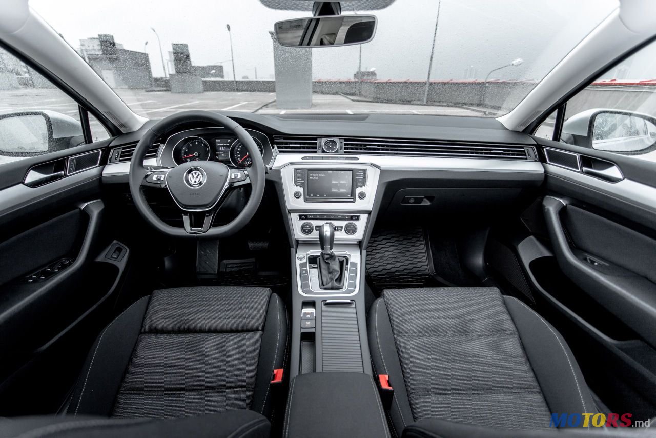 2015' Volkswagen Passat photo #4