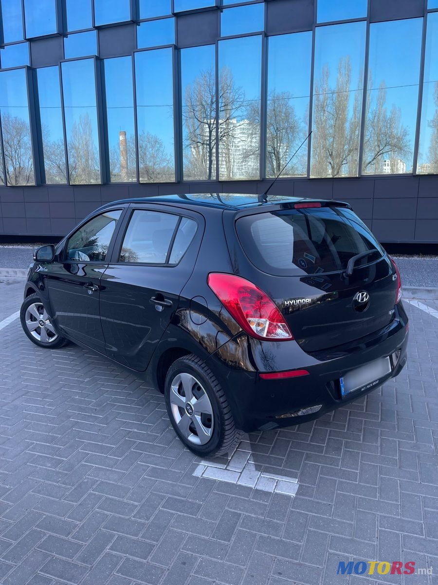 2015' Hyundai i20 photo #3