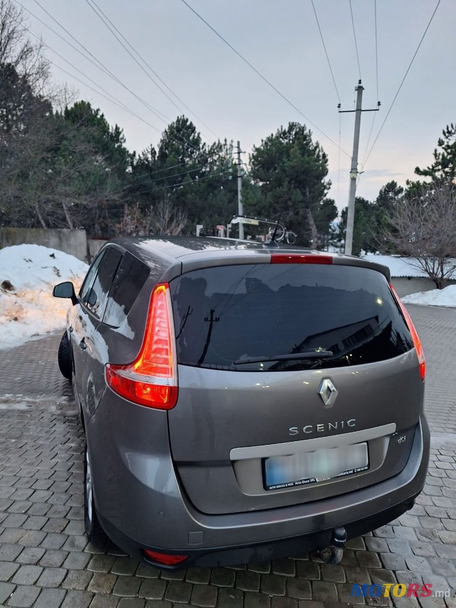 2014' Renault Grand Scenic photo #3