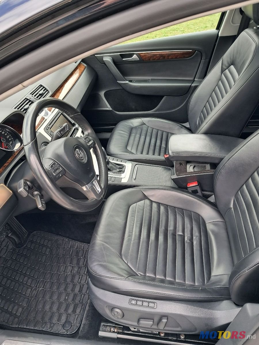 2013' Volkswagen Passat photo #4