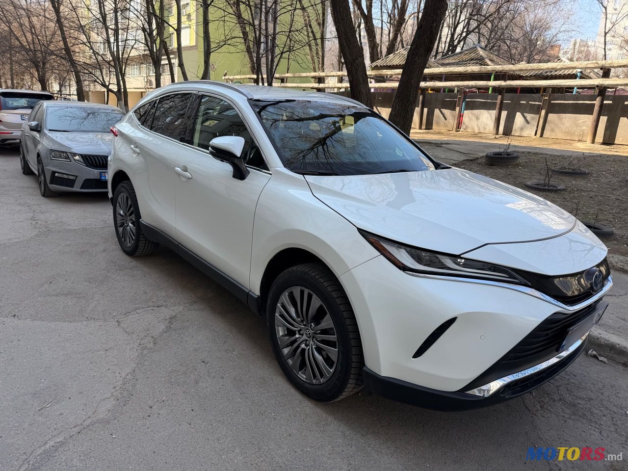 2022' Toyota Venza photo #1