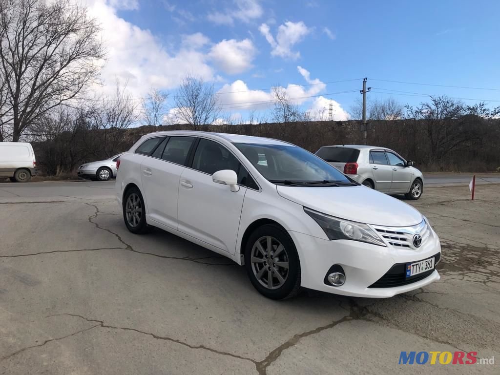 2013' Toyota Avensis photo #5