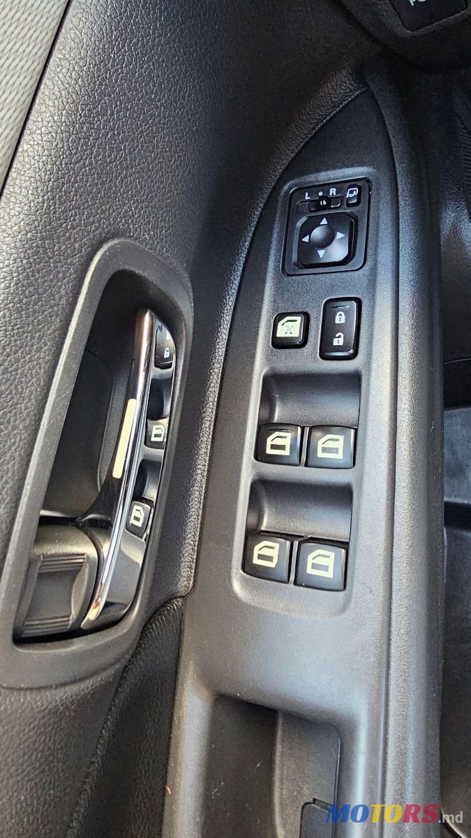 2014' Mitsubishi Outlander photo #6