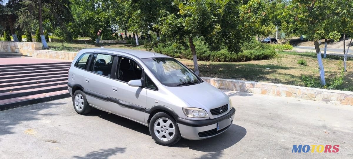 2004' Opel Zafira photo #3