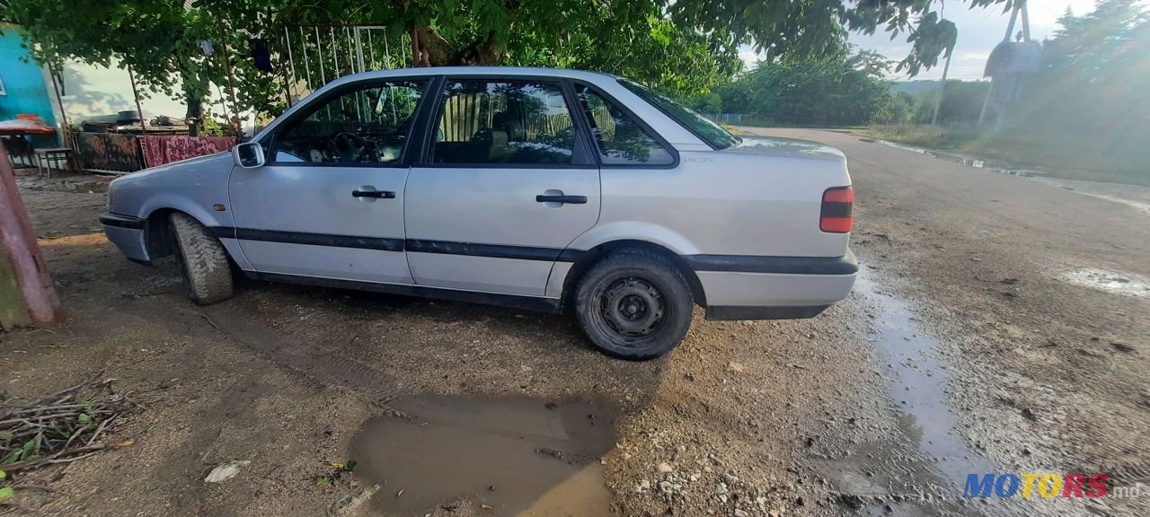 1996' Volkswagen Passat photo #3