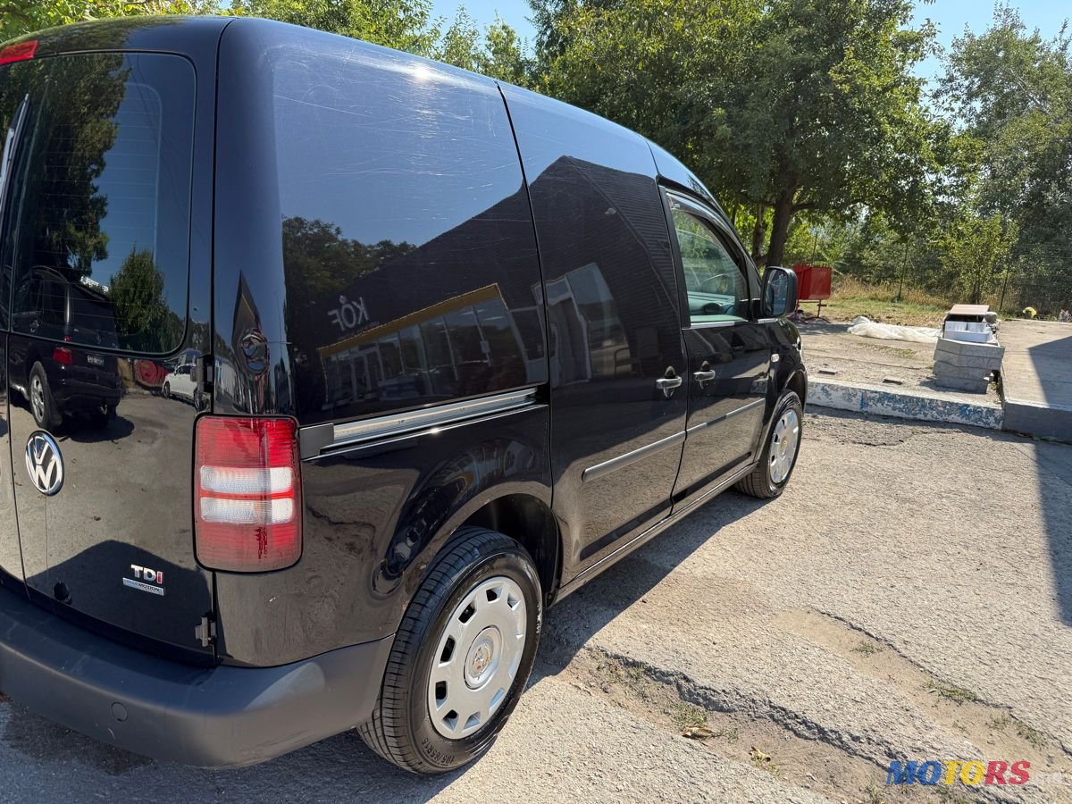 2011' Volkswagen Caddy photo #2