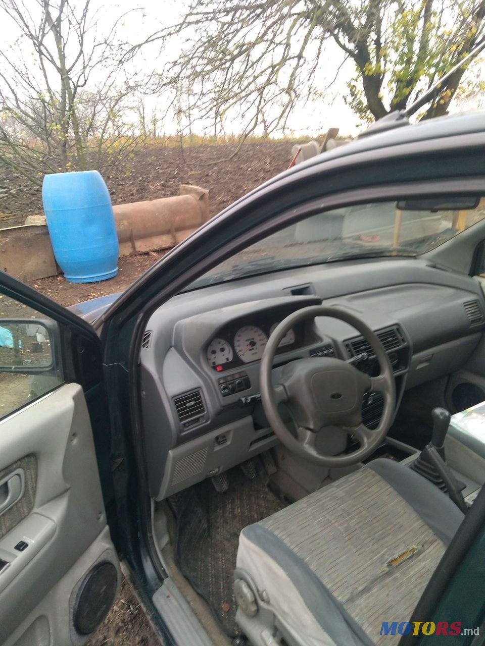 1994' Mitsubishi Space Runner photo #3