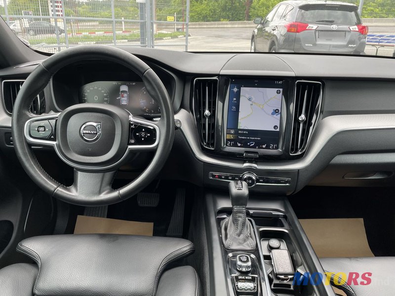 2018' Volvo XC60 photo #2