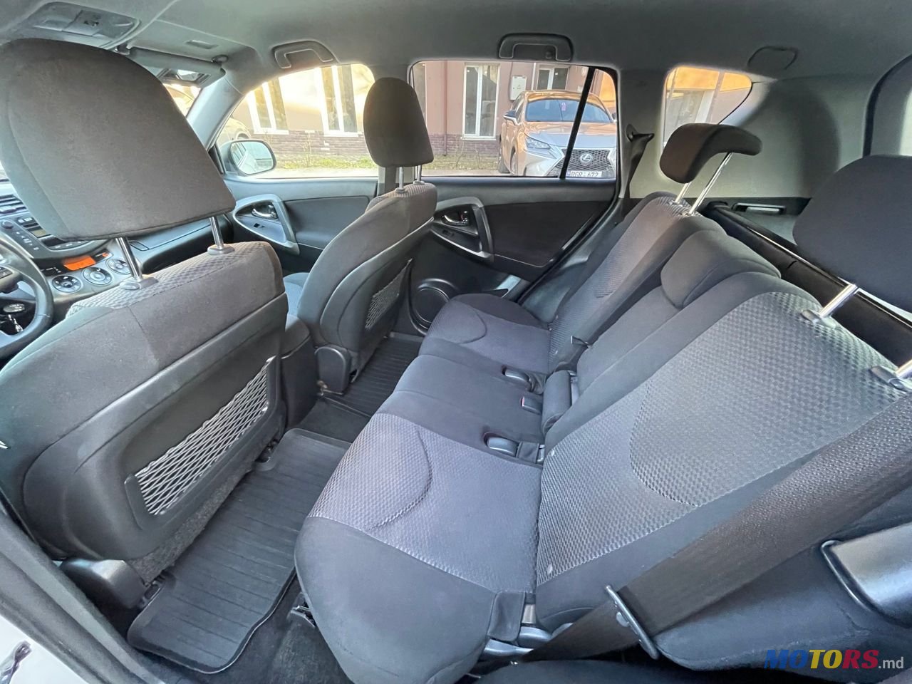 2011' Toyota RAV4 photo #6