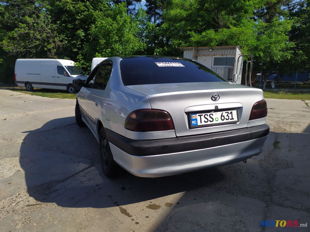 2001' Toyota Avensis photo #5